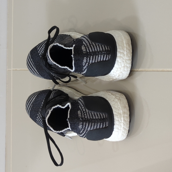 Adidas Ultra Boost Sz 6 - Picture 3 of 10